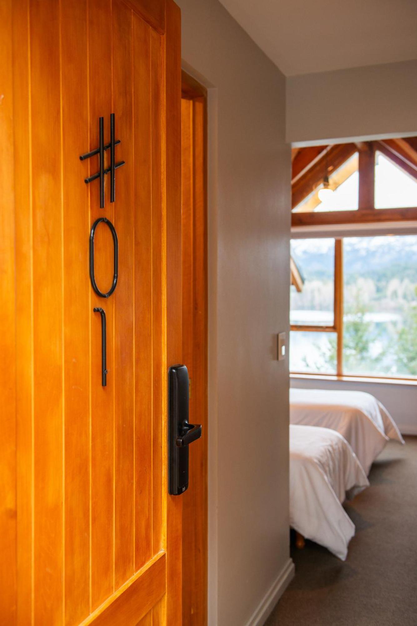 Peninsula Petit Hotell San Carlos de Bariloche Exteriör bild