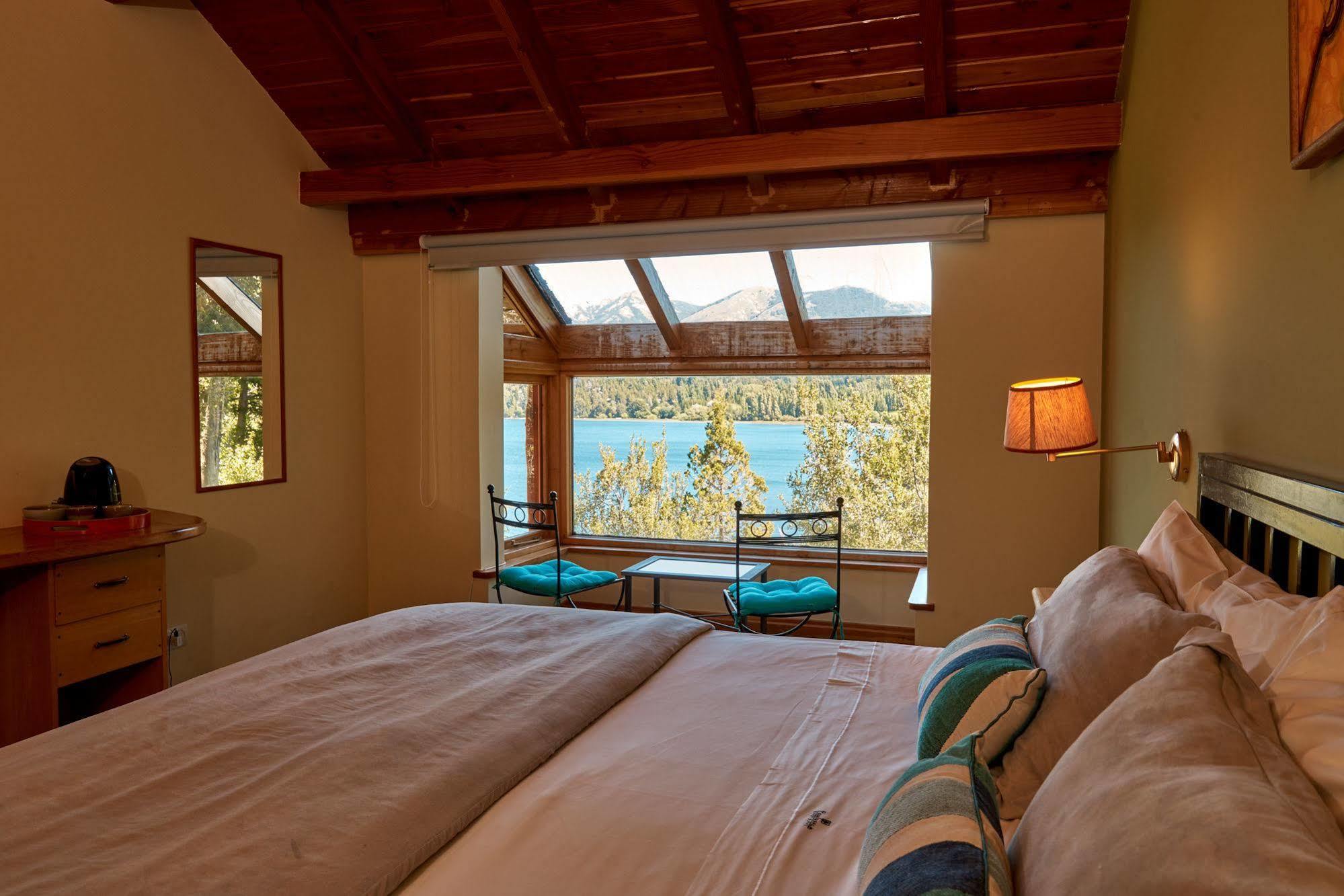 Peninsula Petit Hotell San Carlos de Bariloche Exteriör bild