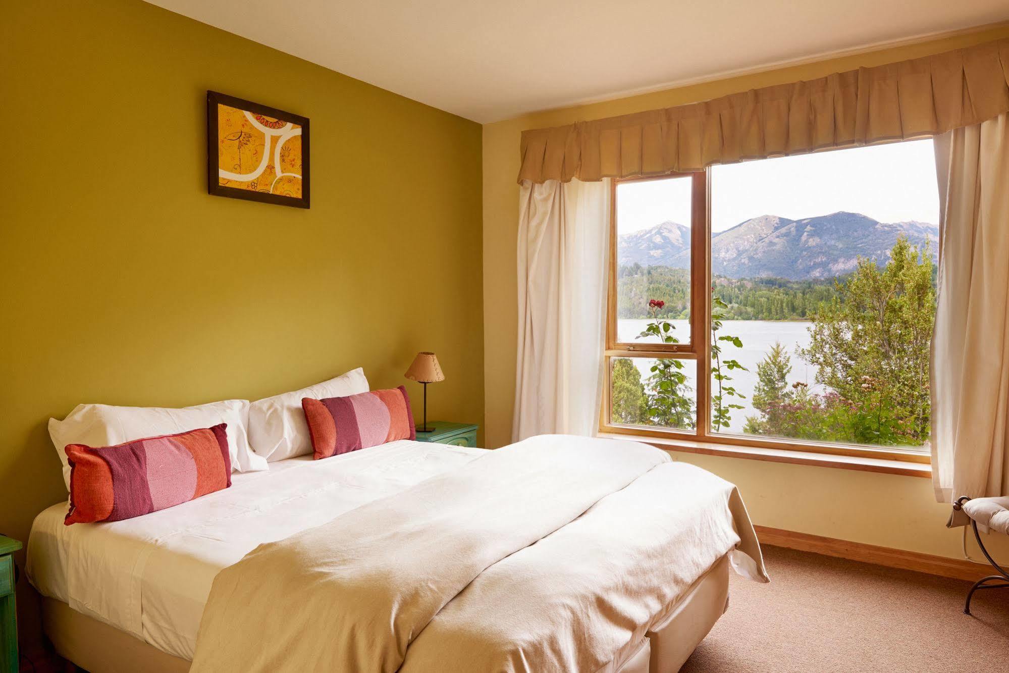 Peninsula Petit Hotell San Carlos de Bariloche Exteriör bild
