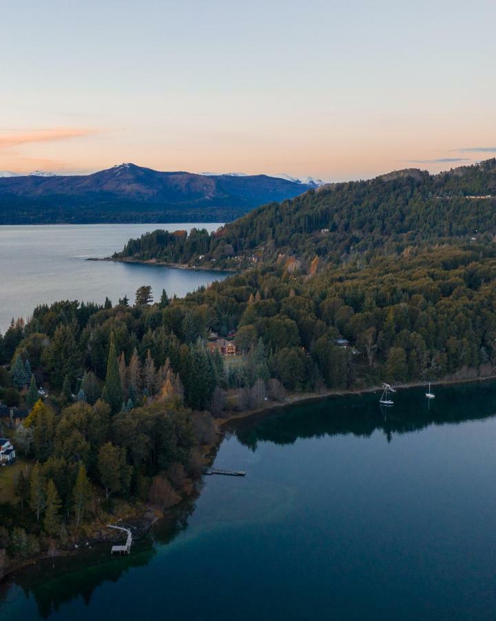 Peninsula Petit Hotell San Carlos de Bariloche Exteriör bild